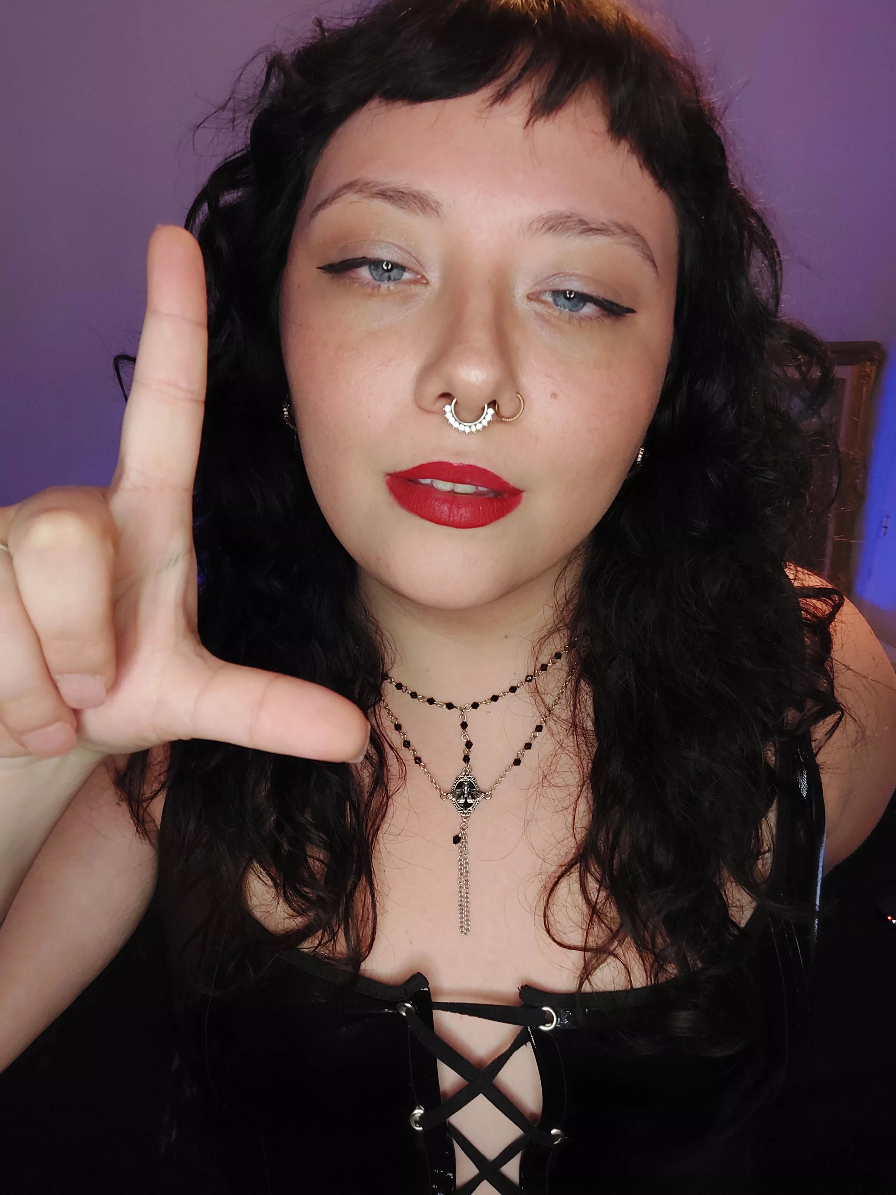 I want to see you crawl to get to my feet. posted by GoddessCoquette