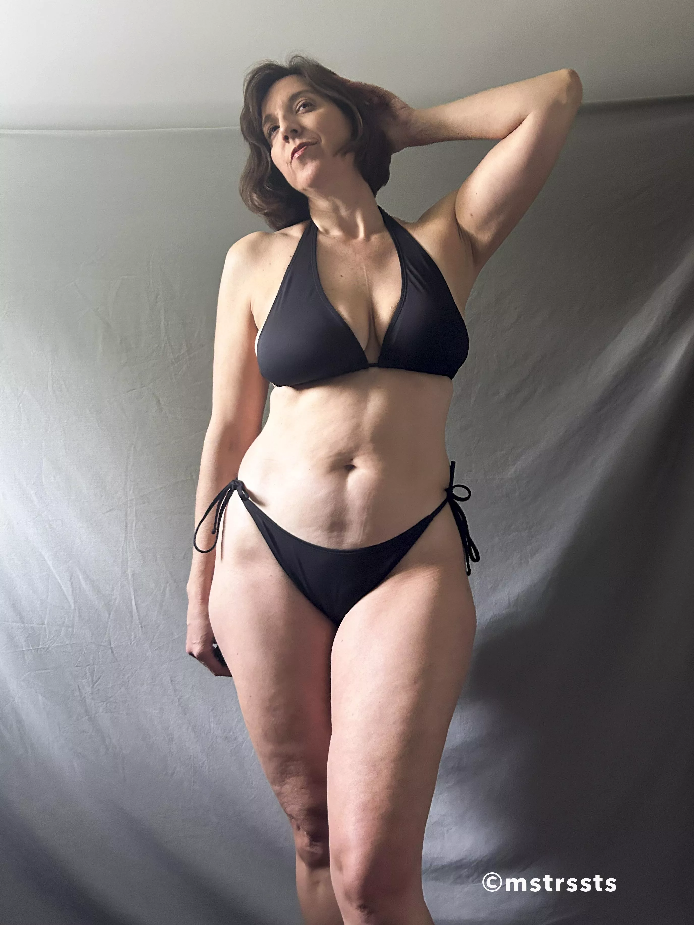 Just another mom in a bikini, keep scrolling (f48) posted by mstrssts