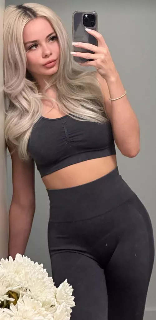 Leggings by TaylorSwiftIsSexy