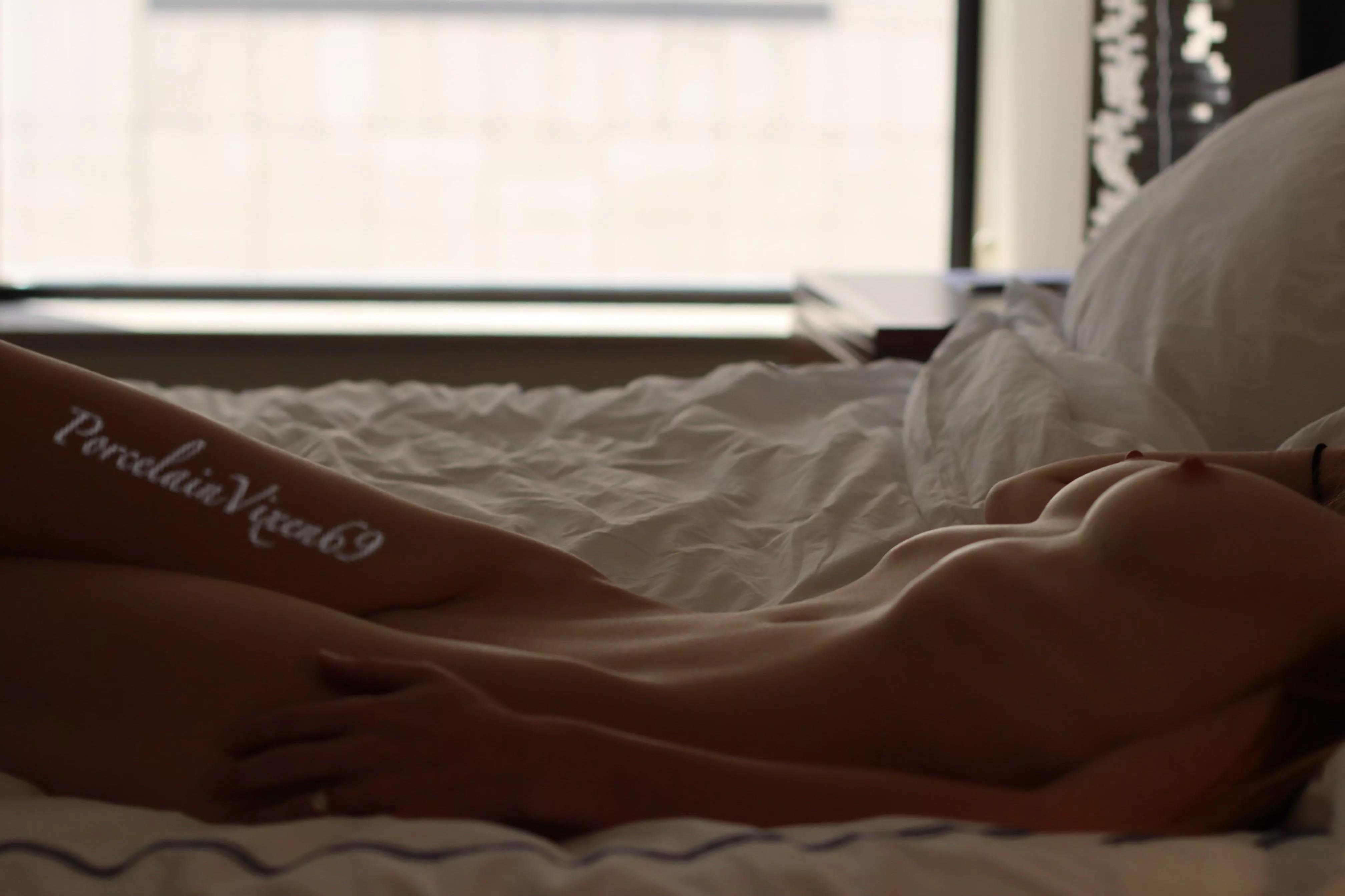 These ribs are ready for nibbles 🤤  posted by PorcelainVixen69