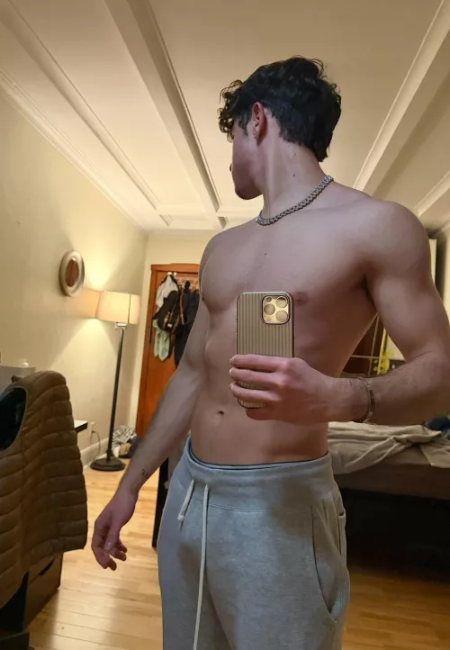 How should I convince you to go on your knees? by flavio_booy