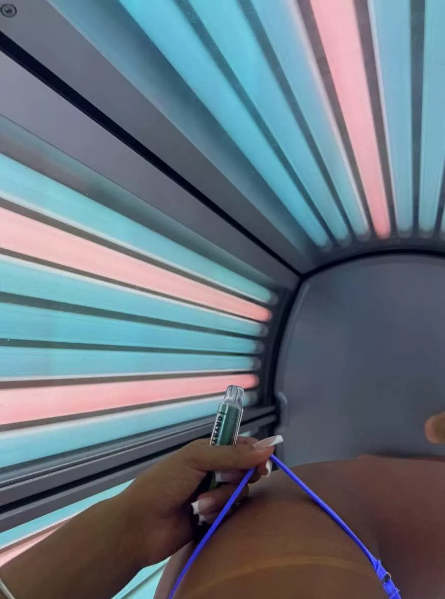 I am a Sunbed Queen hahah  posted by Curvy_Gally