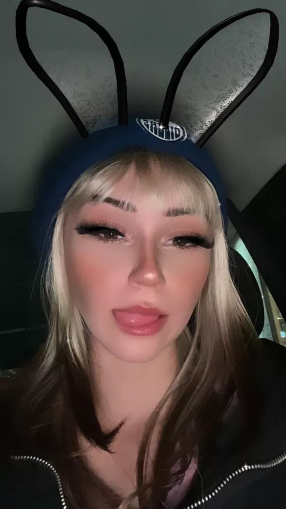 Was feeling pretty cute the other day 🤪🥰 posted by xxxkitty26