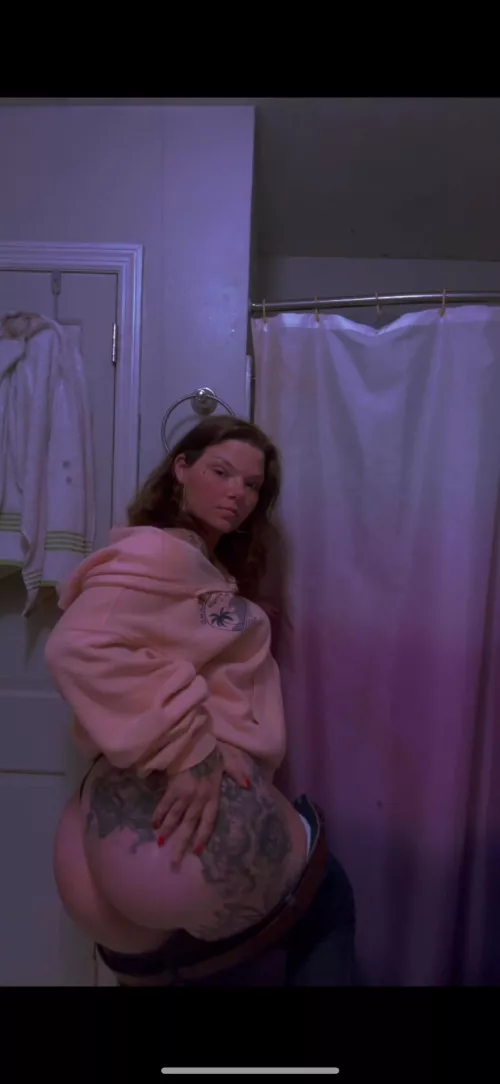 Who’s awake still? Wanna play? by MckameyRose