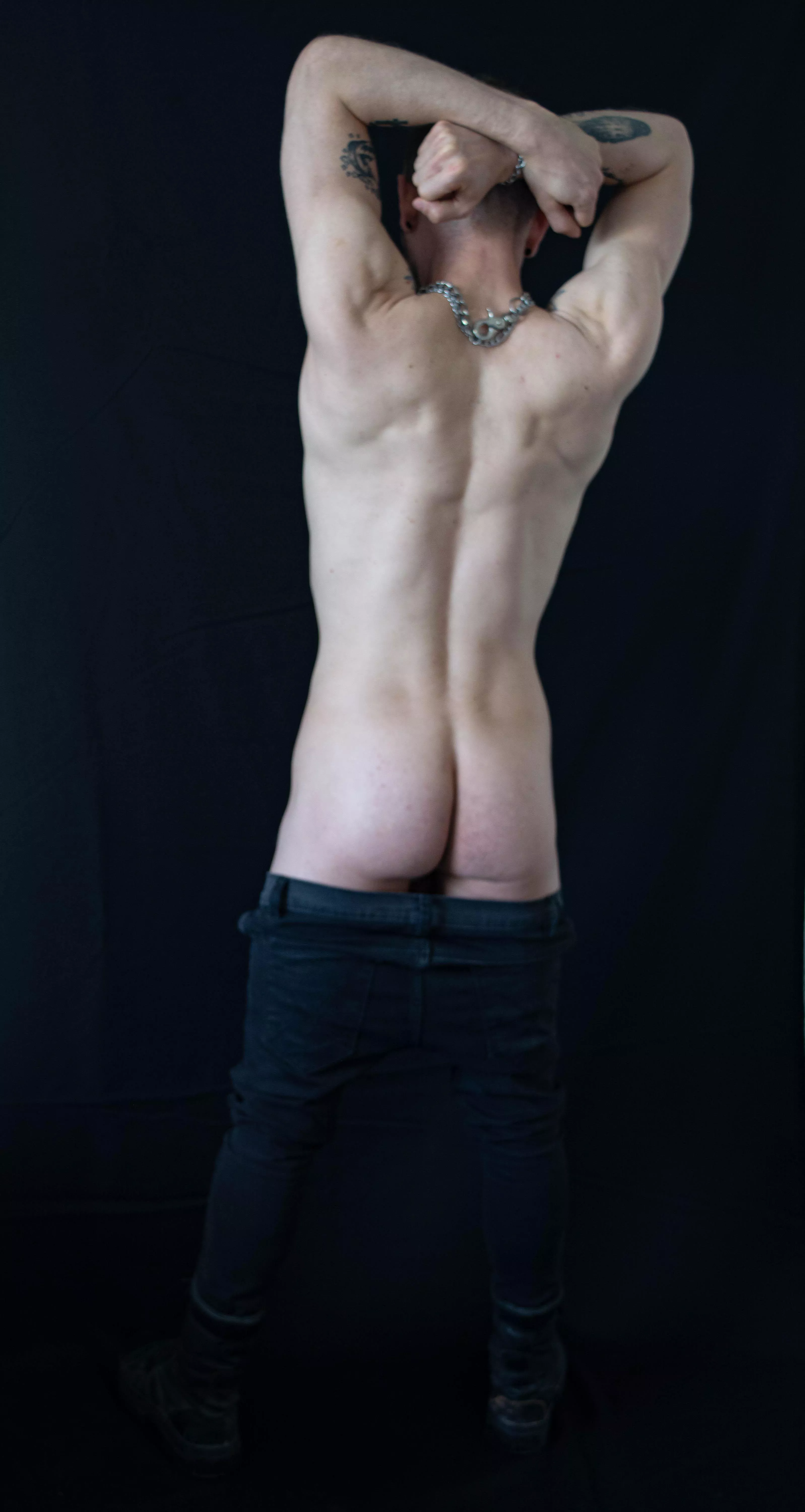 Age [28] I need a fag who worships my macho ass posted by Roderick44