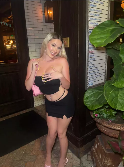 A mini skirt like this can't contain this much of me by neatlysamantha