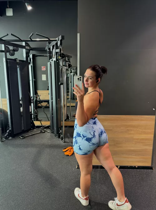 My ass really does take up most of my body by darknessbedrock