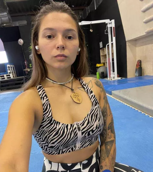 my slim body stays that way because of working out at the gym by caramelsambuca