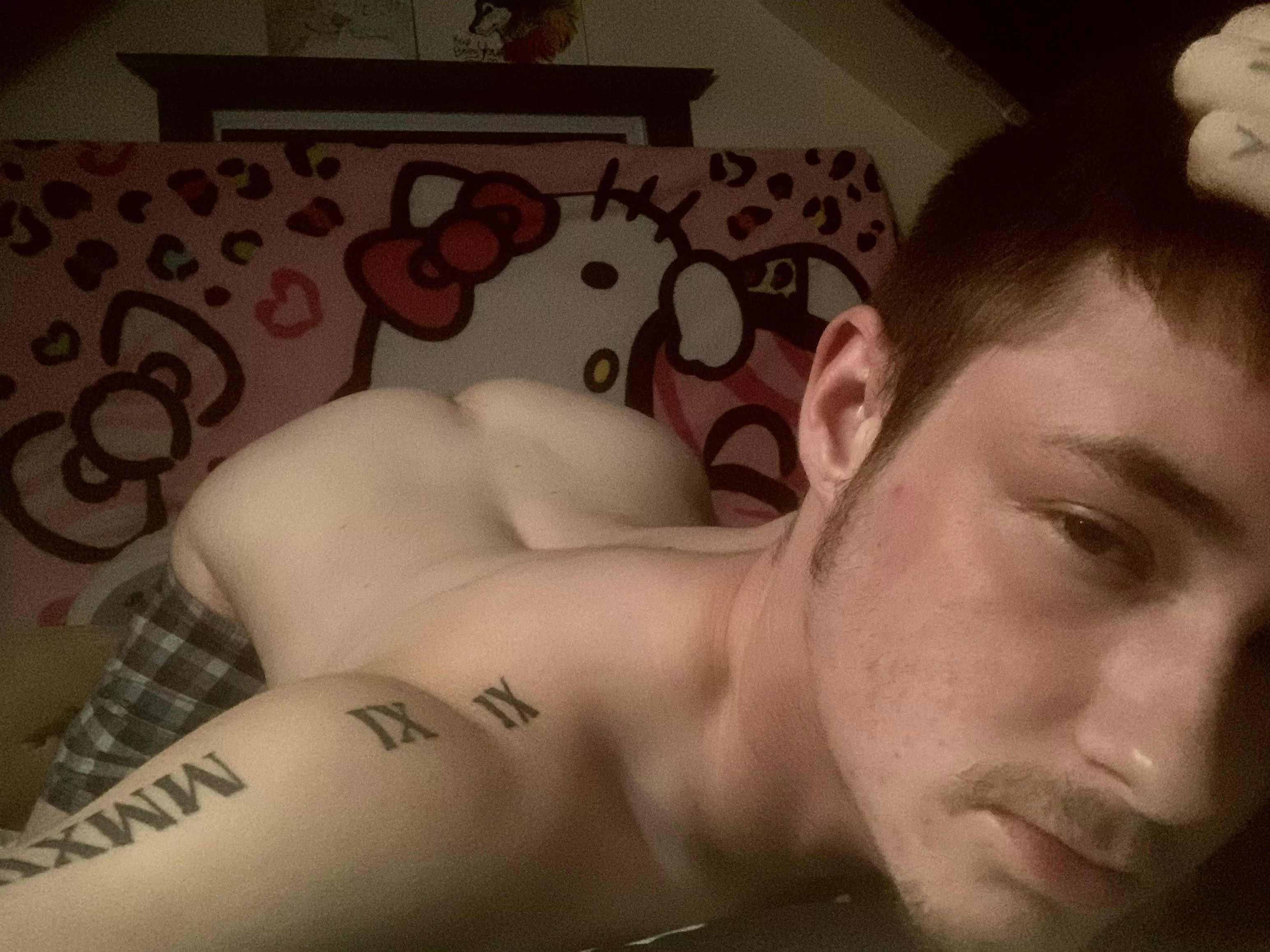 worship me, daddy🤭 posted by messytransboy23