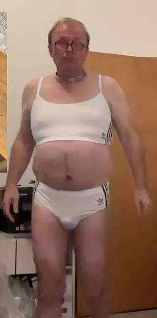 Verschlossen im neuen Sportdress