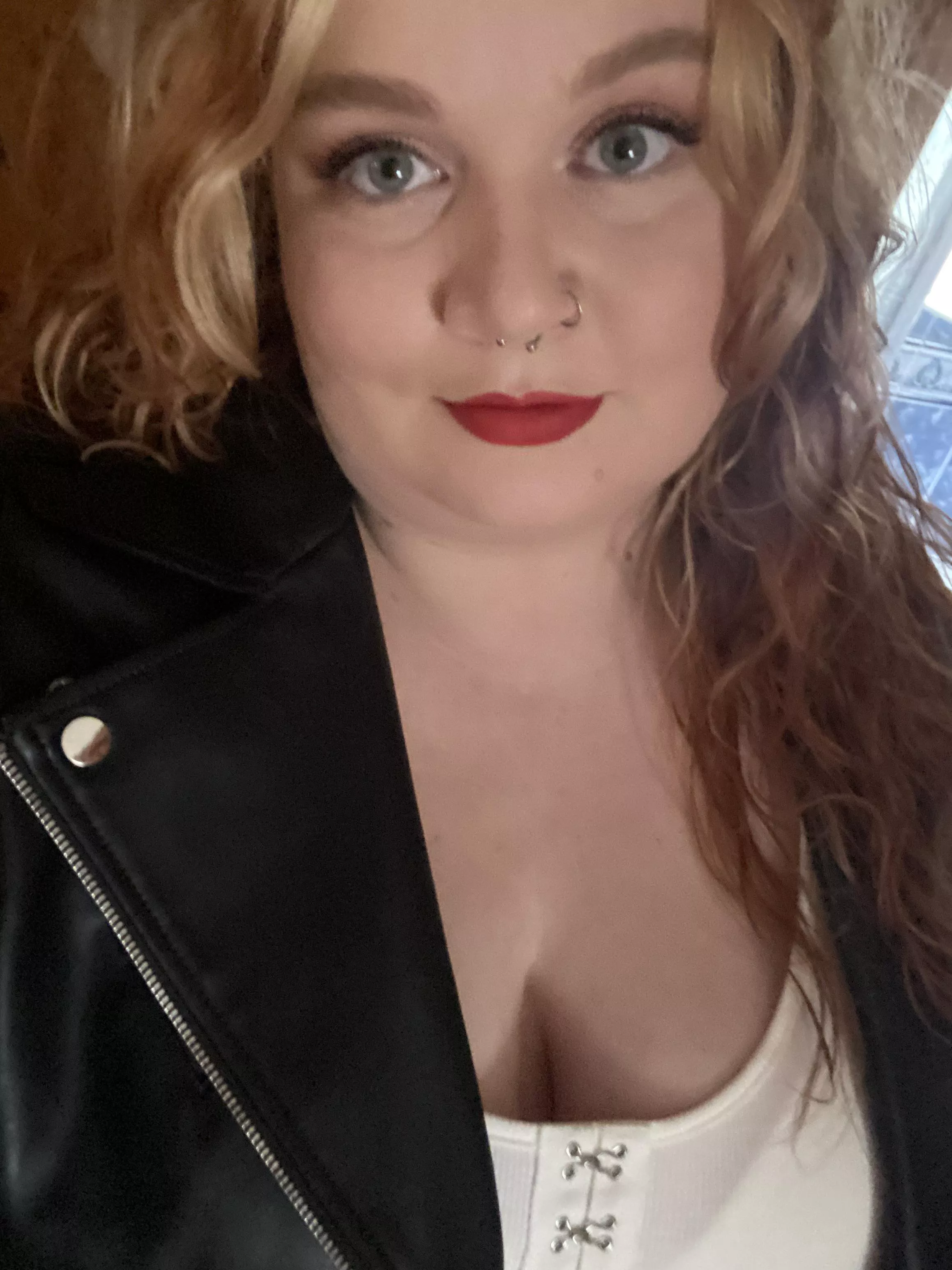 Would you watch me on LF if I started streaming? 🍑 🍒 posted by GuidanceMelodic2345