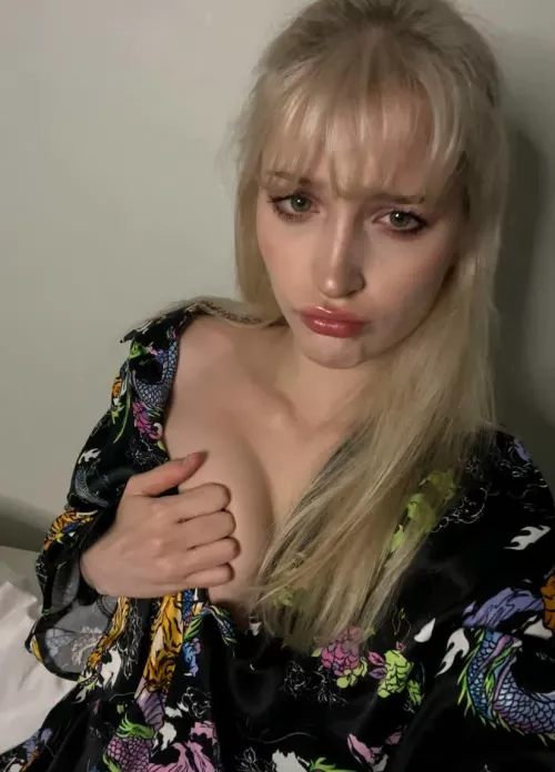 Come closer by KinkyStaceyyy