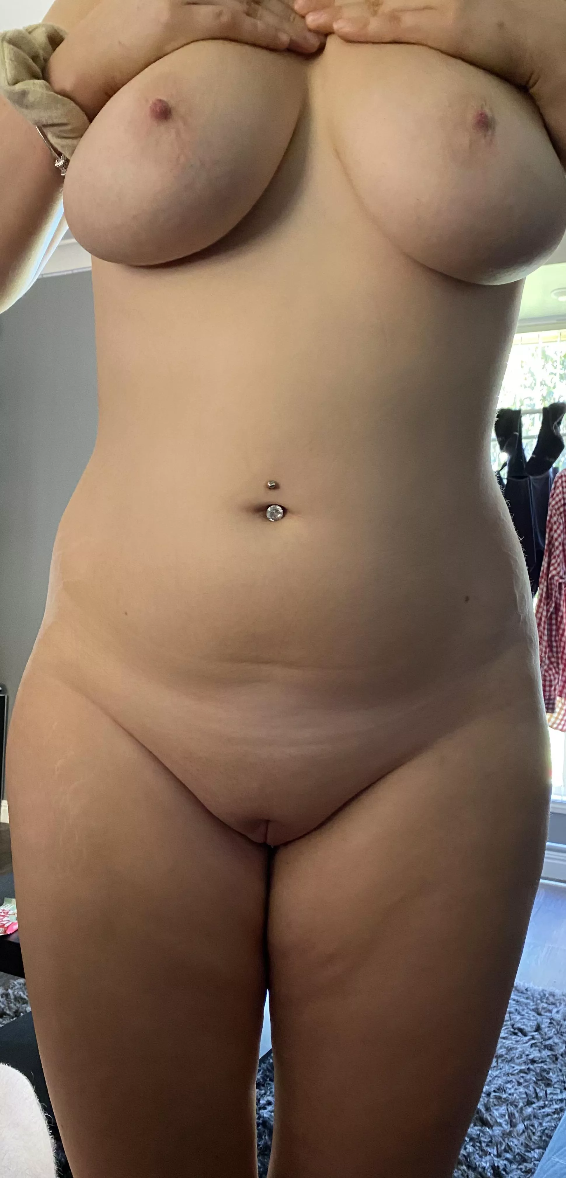 F23, 5’8 sharing because i always get love from this subreddit 🥰 posted by depresssedknicksfan