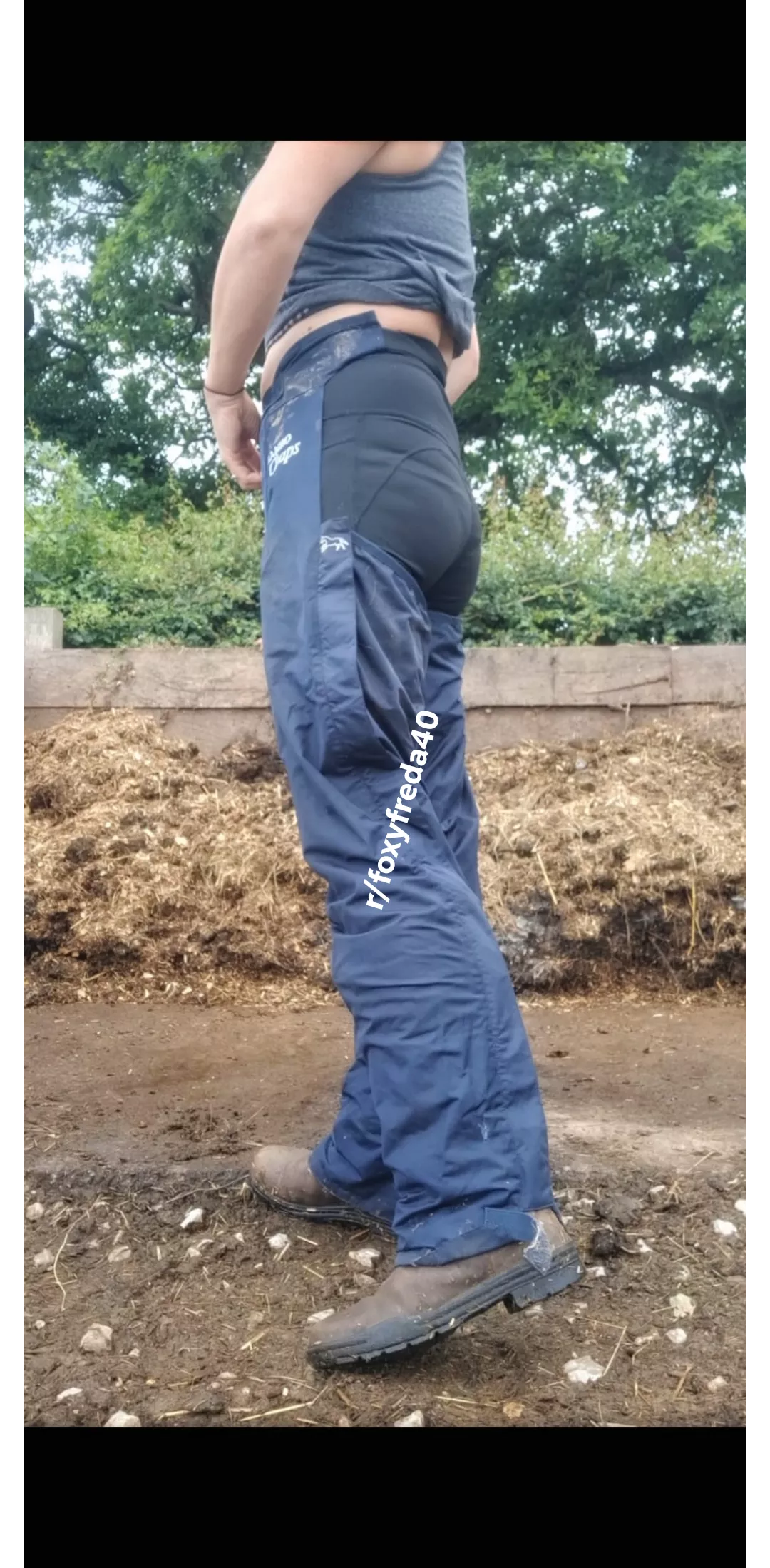 Despite the November chill I'm working up up sweat  posted by foxyfreda40