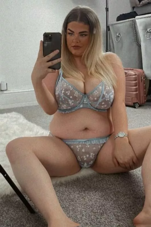 I’m bored and horny, are you willing to fck me  posted by LovelyChubbyQueen