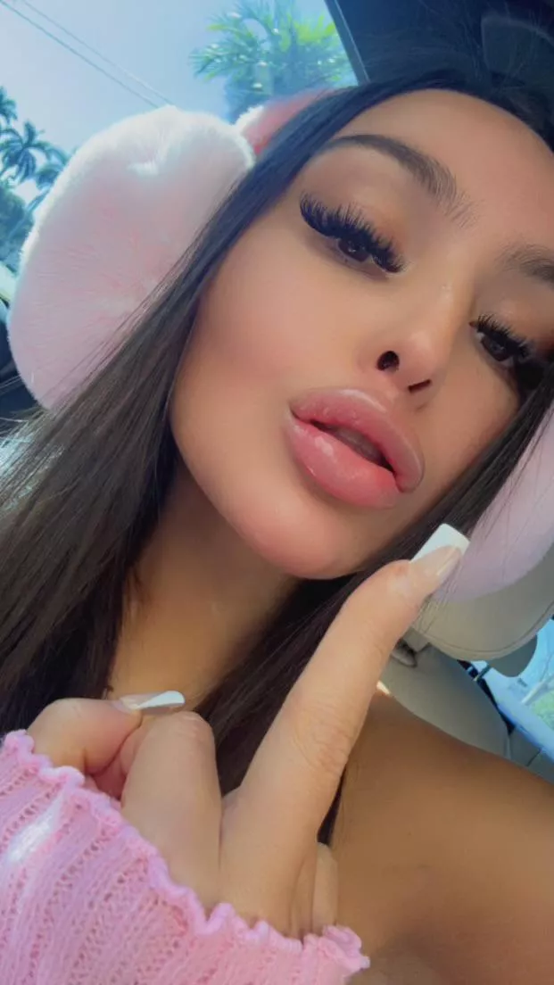 It's payday, time to relapse for your plastic Goddess. posted by MissBladee