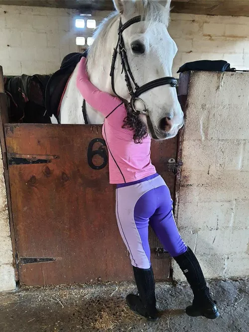 Serving ass at the barn 😋 by skinny_jewish_girl