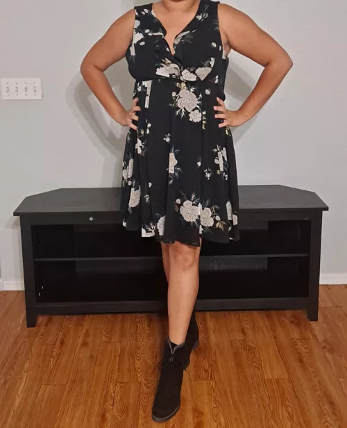 Tall floral before the theatre  by Ellieerotica2