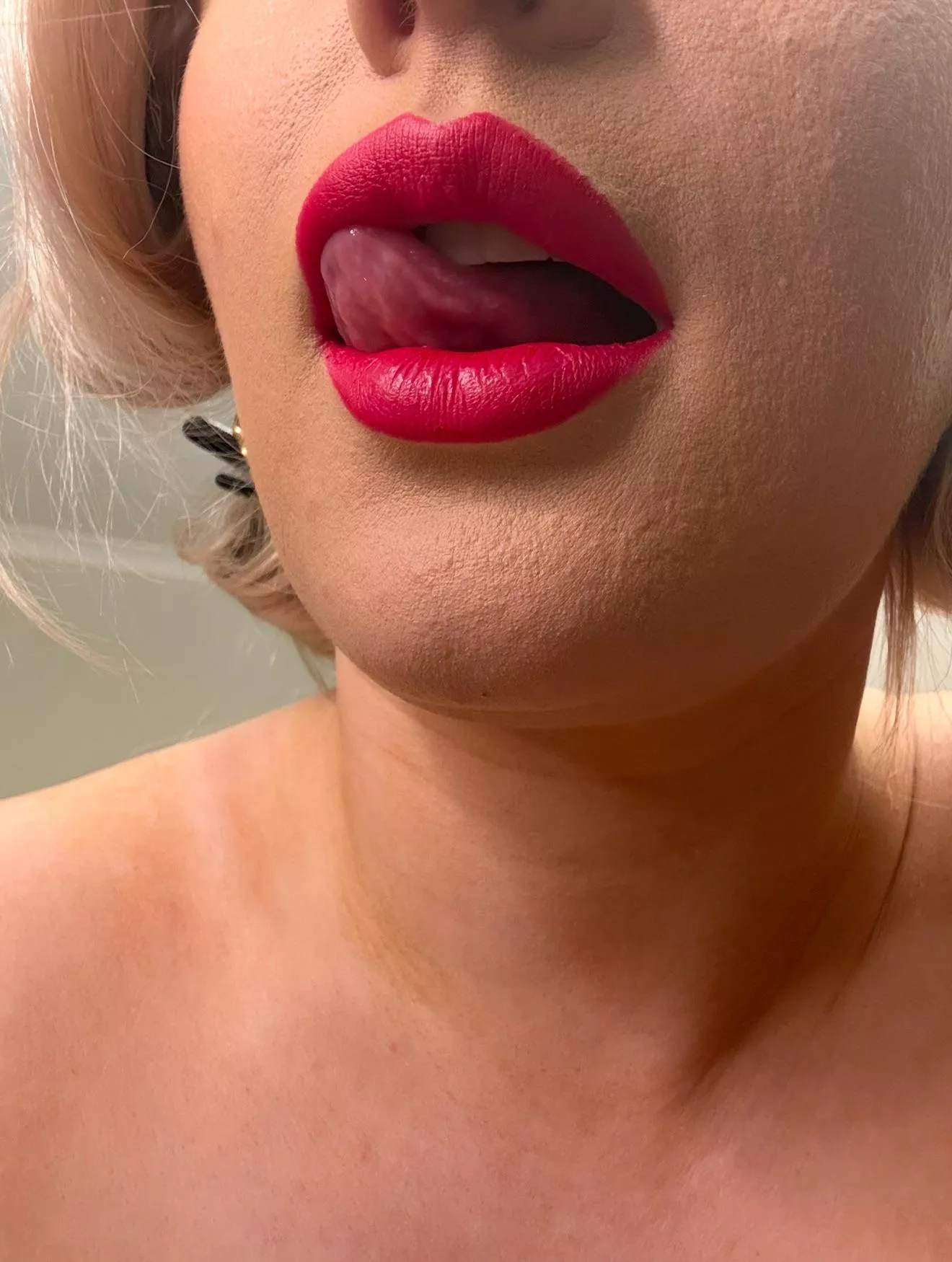 That liner 🔪  posted by Daisys_Day