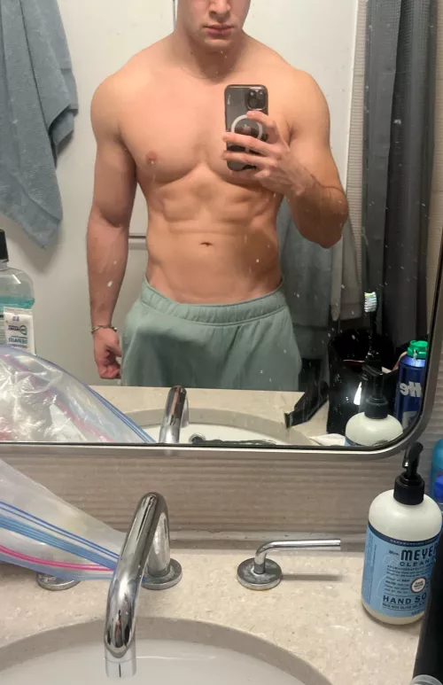 25 [M4F] #NYC Looking to breed in the city by Standard_Two8087