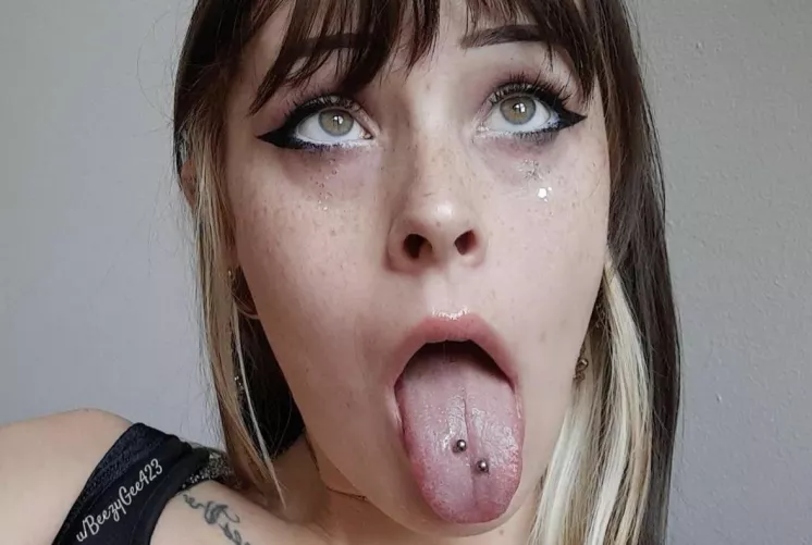 Hi love. I live stream every week and I’m fetish friendly. Offering GFE, customs, sexting and more. I can’t wait get to know you by BeezyGee423