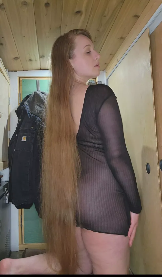 I love showing off my legs! posted by shapedby_fire