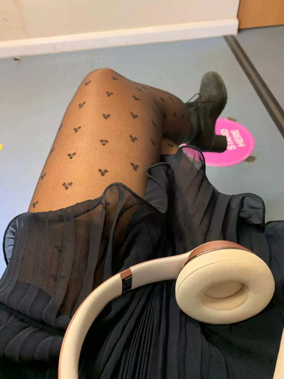 Office trouble: heart tights 😍 posted by maybe-its-her