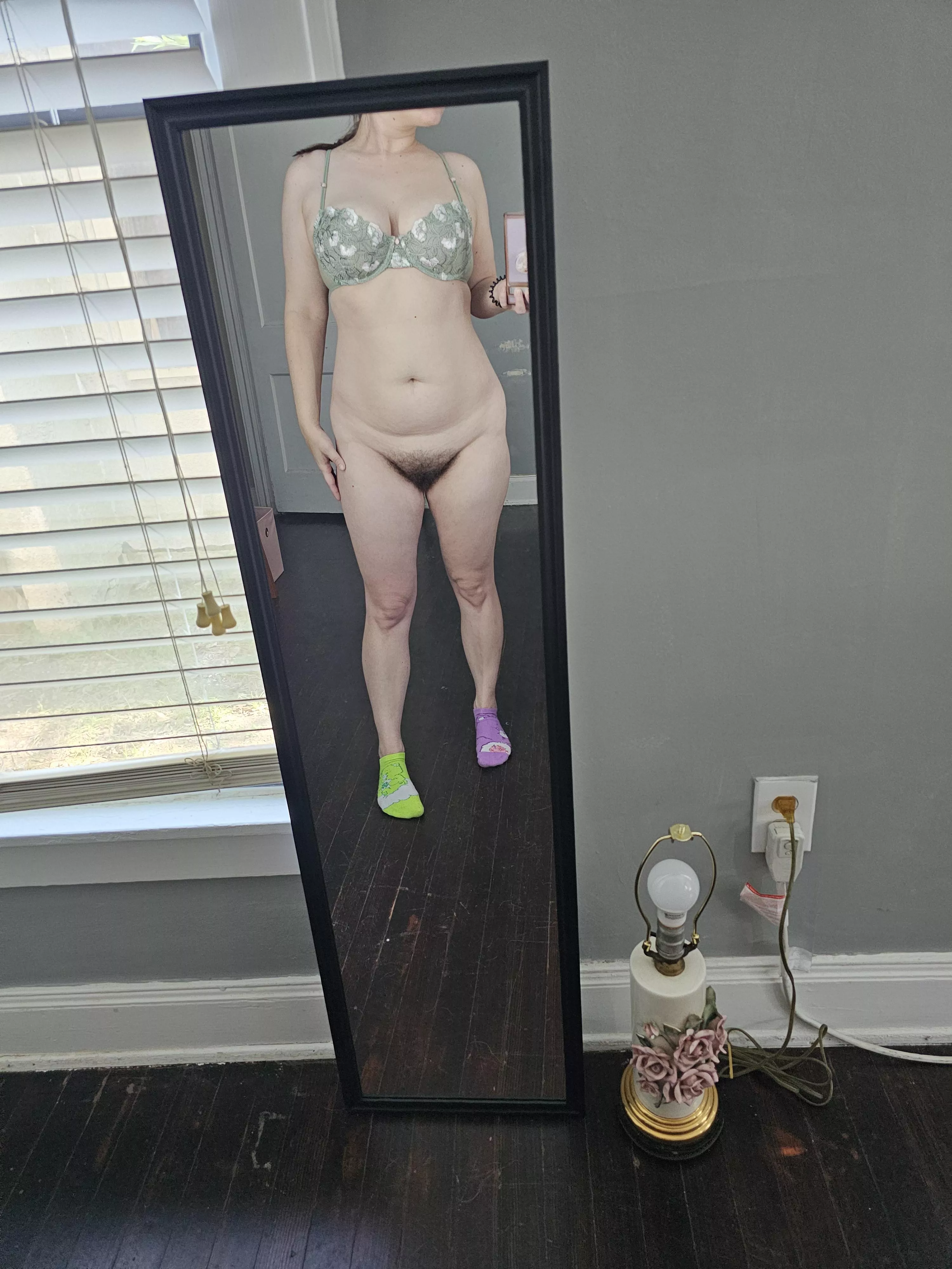 Pale girl next door rocks a bush posted by yourbakedbabe