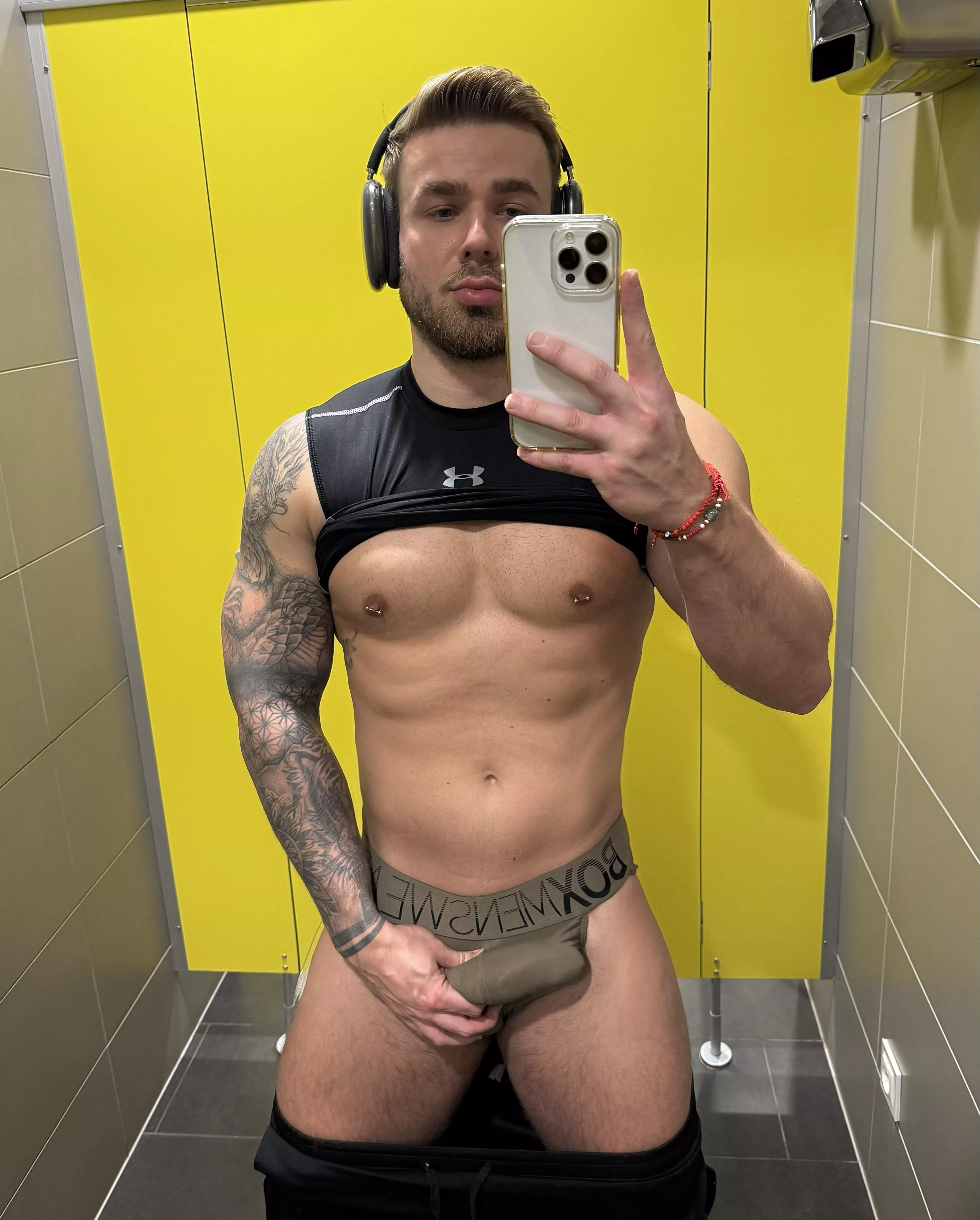 who wants to touch? posted by zaniewskimichal