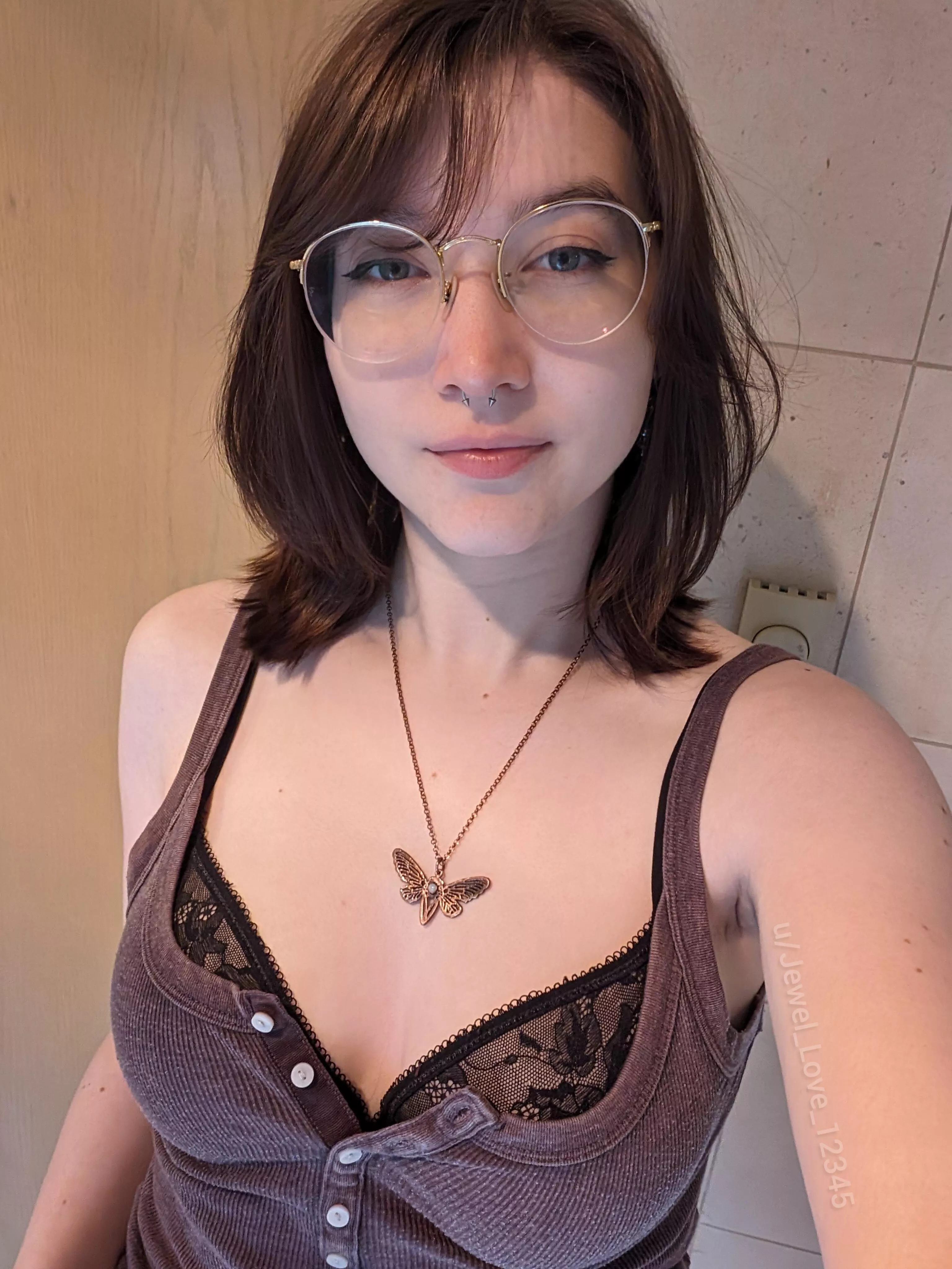 Would you mess around with the girl next door?  posted by Jewel_Love_12345