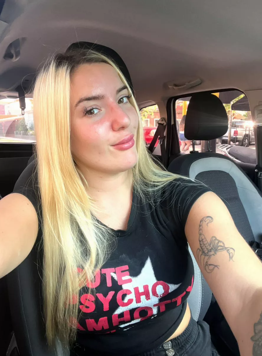 19 [F4M] - Wanna have some fun with an older daddyyyy posted by velvetmoon88