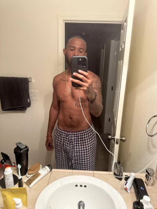 29 [M4F] Looking for some fun. by Effective-Plant9008