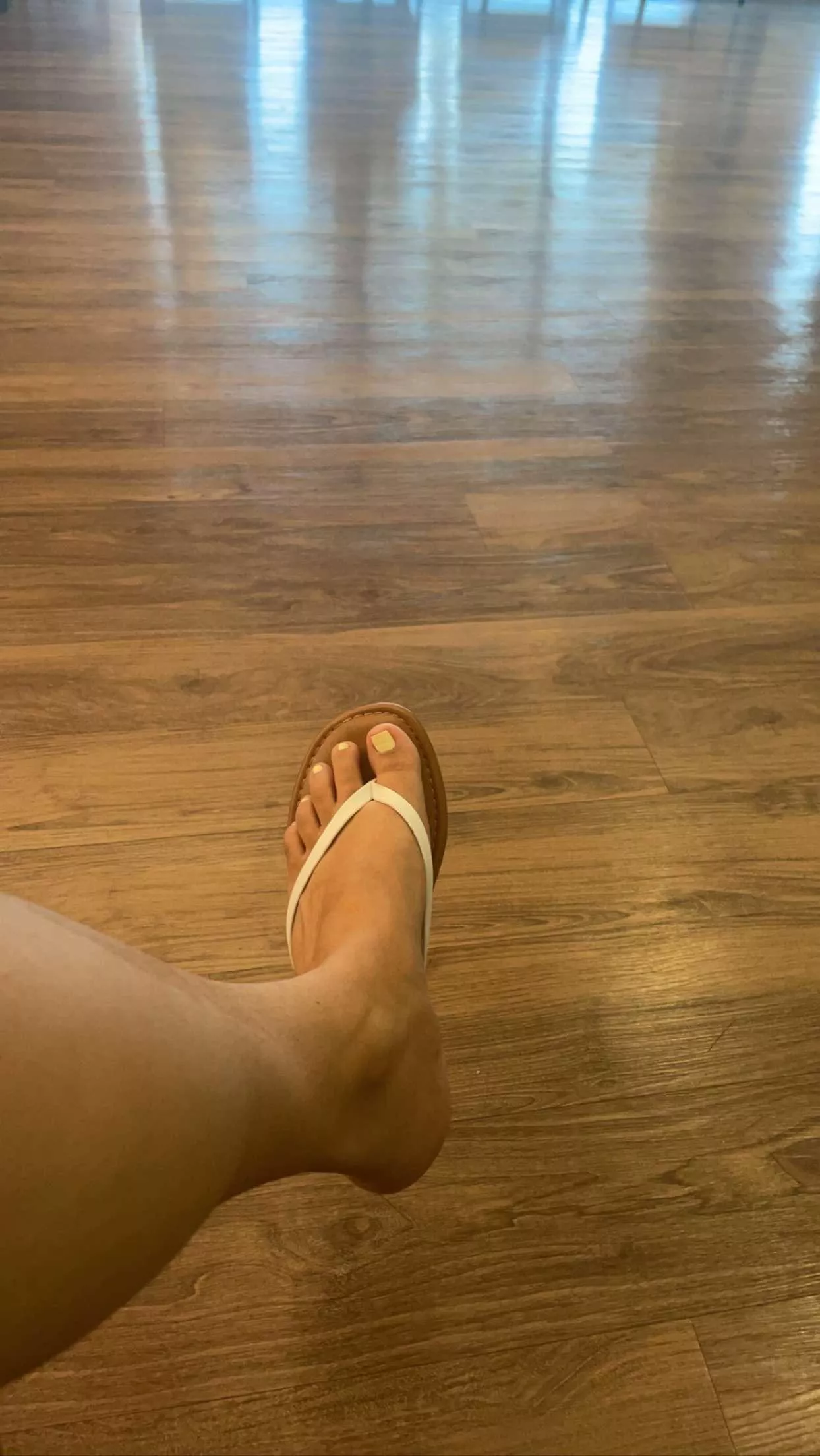 Anyone into feet? posted by AzHotwifeFeetx