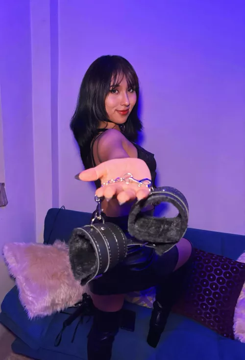 It's time to forget about everything and serve mommy🖤✨. by Equivalent-Ask1538