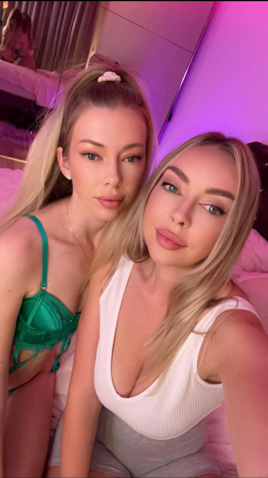 Live online now!! 2 friends with benefits! Come get us naked!! (sexxylorry)  posted by Lorrrrrrrrrrry