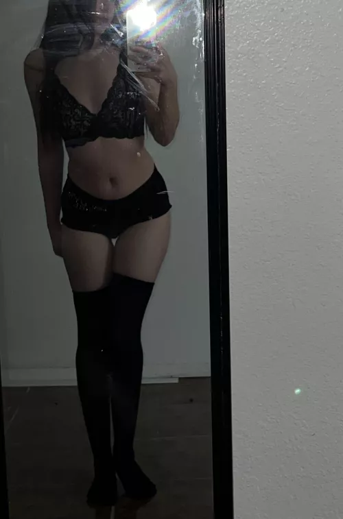 Looking for a long term third to have some fun with🩷(21mf)  by lanarey333