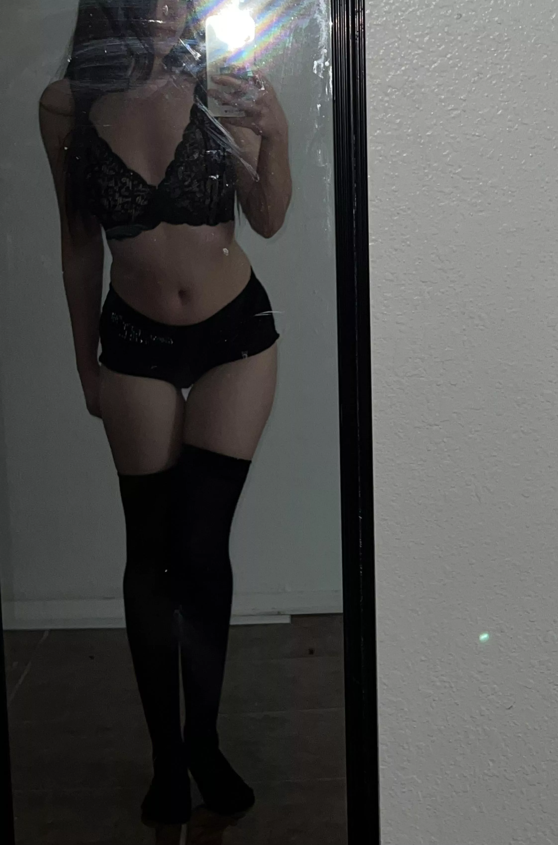 Looking for a long term third to have some fun with🩷(21mf)  posted by lanarey333