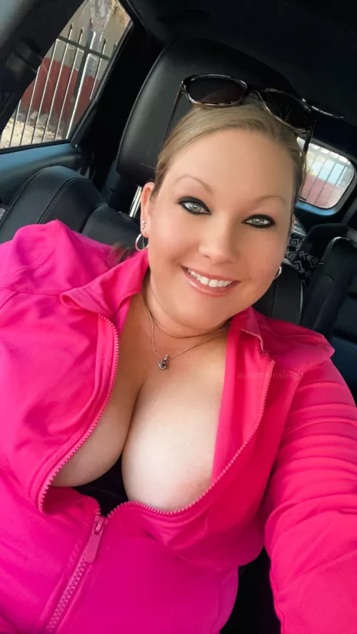 MILF Monday  by AuroraKinsleigh