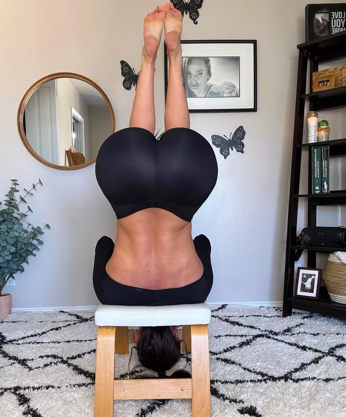 Perfection 🍑🦶 posted by shadowghost_31