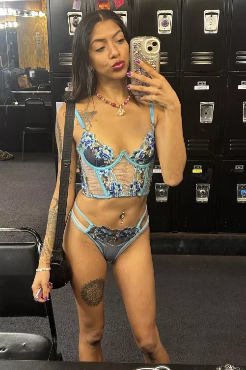 Play with meee 💦😘 (f) by Sweetheart144