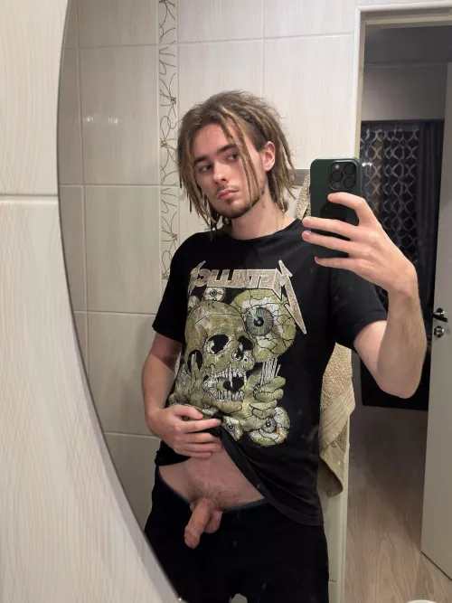 Touch it and it will get bigger by lnternetdumbass