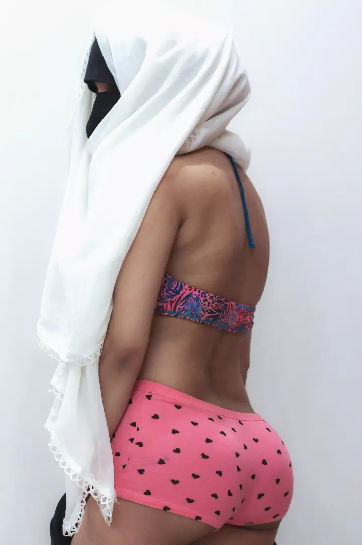 who said hijabis can't be sexy? posted by Asma_AS