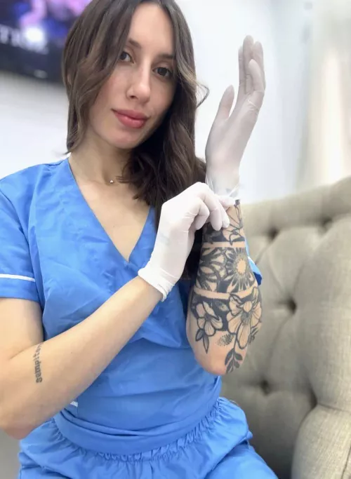 All gloves make me cum by Adalyn_Meyer54