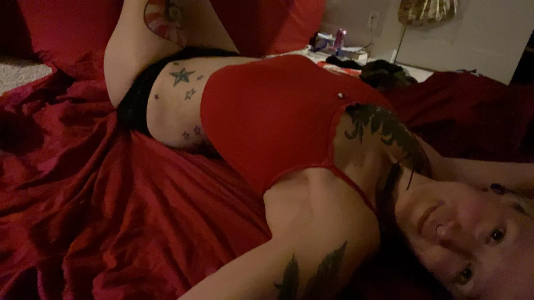 Don't look at me please. posted by kniveschang