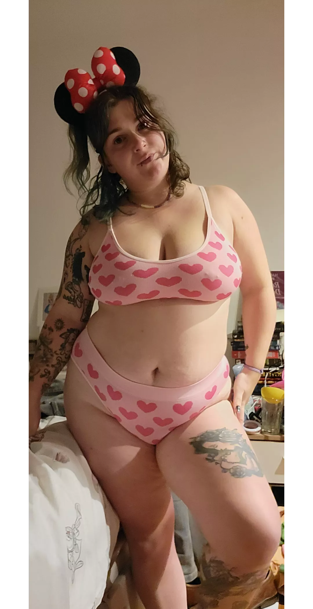 Felt so cute in my Minnie ears posted by MsAliceFury