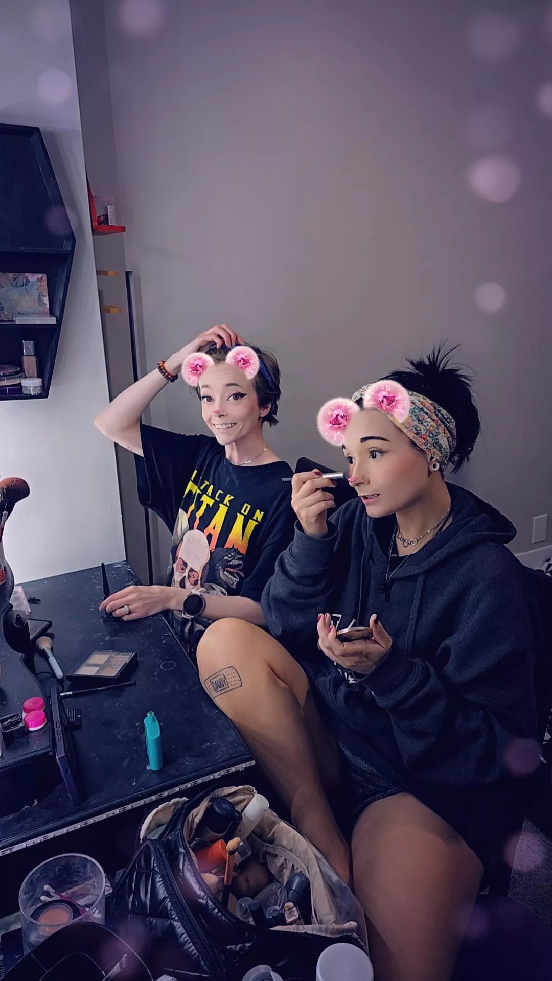 I'M GONNA BE LIVE SOON 😍 posted by littlerosexo