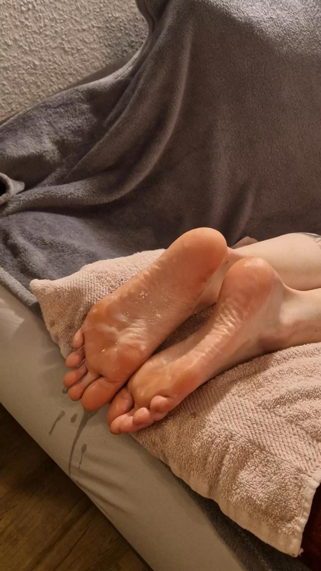 Just drenched my girlfriends soles  posted by Potential-Assist8108