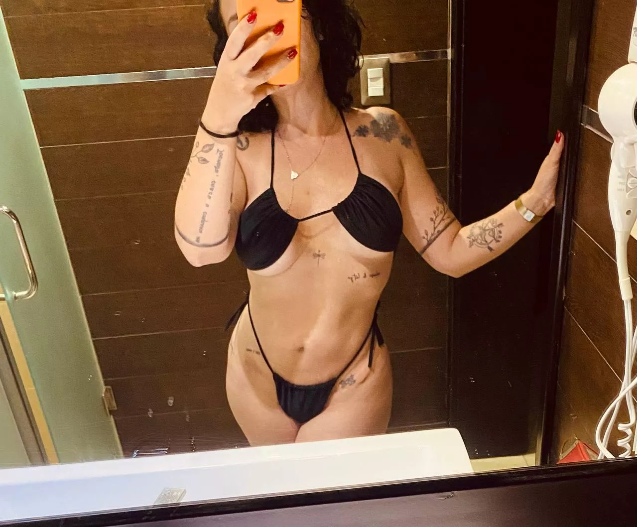 My belly button looks amazing even though I'm 40 years old posted by BlackWOxxx