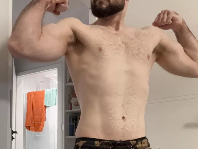 Should I shave my pits? Yes or no? by myouwei