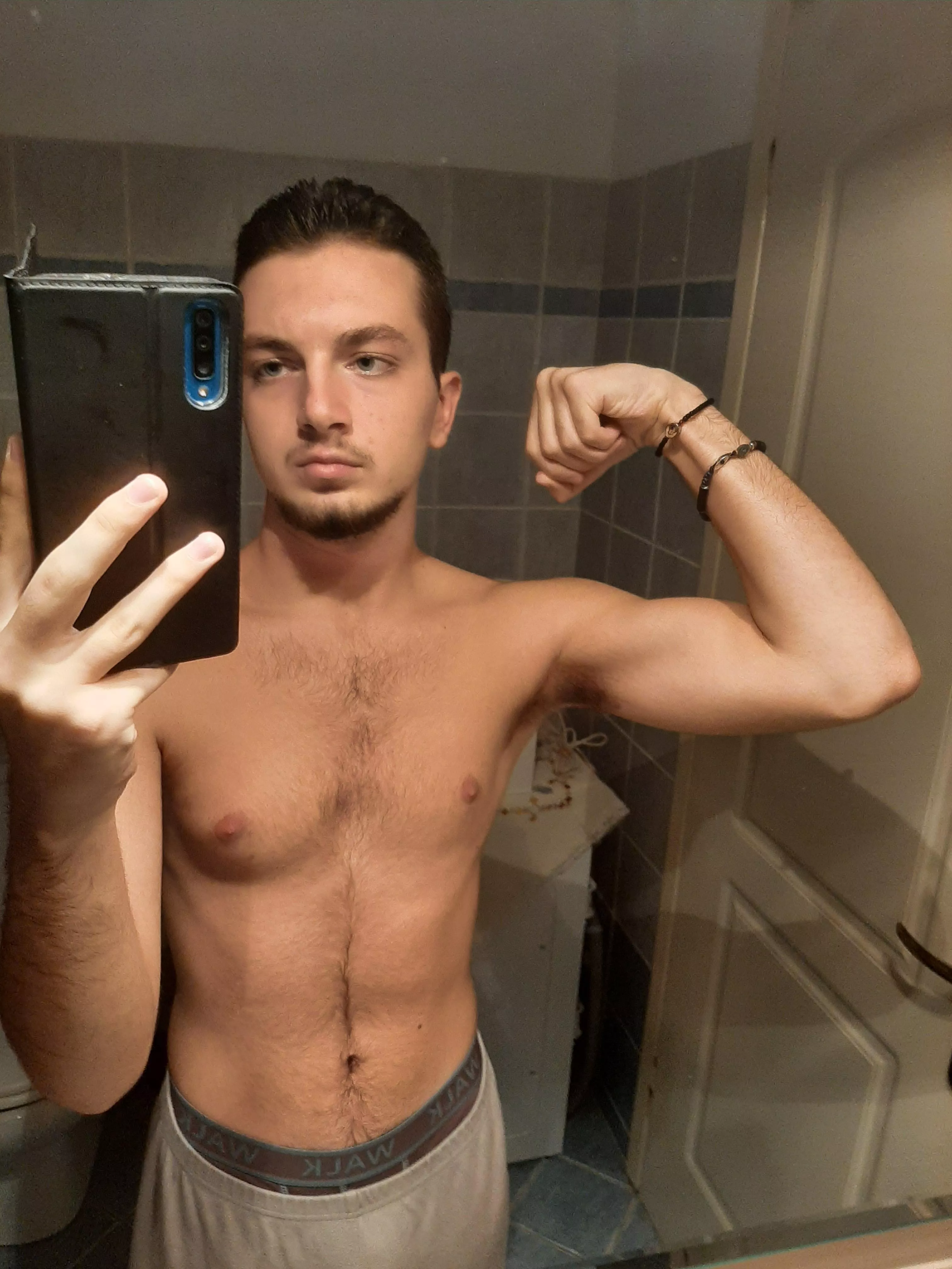 (18) they stick out when I wear t shirts 👕 💪 posted by hairyhungboy223